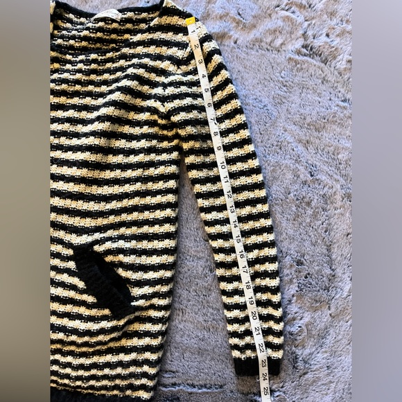 Mirumi EUC Black And White Knit Striped Eyelash Tunic Sweater Pockets Sz Medium - Picture 9 of 12